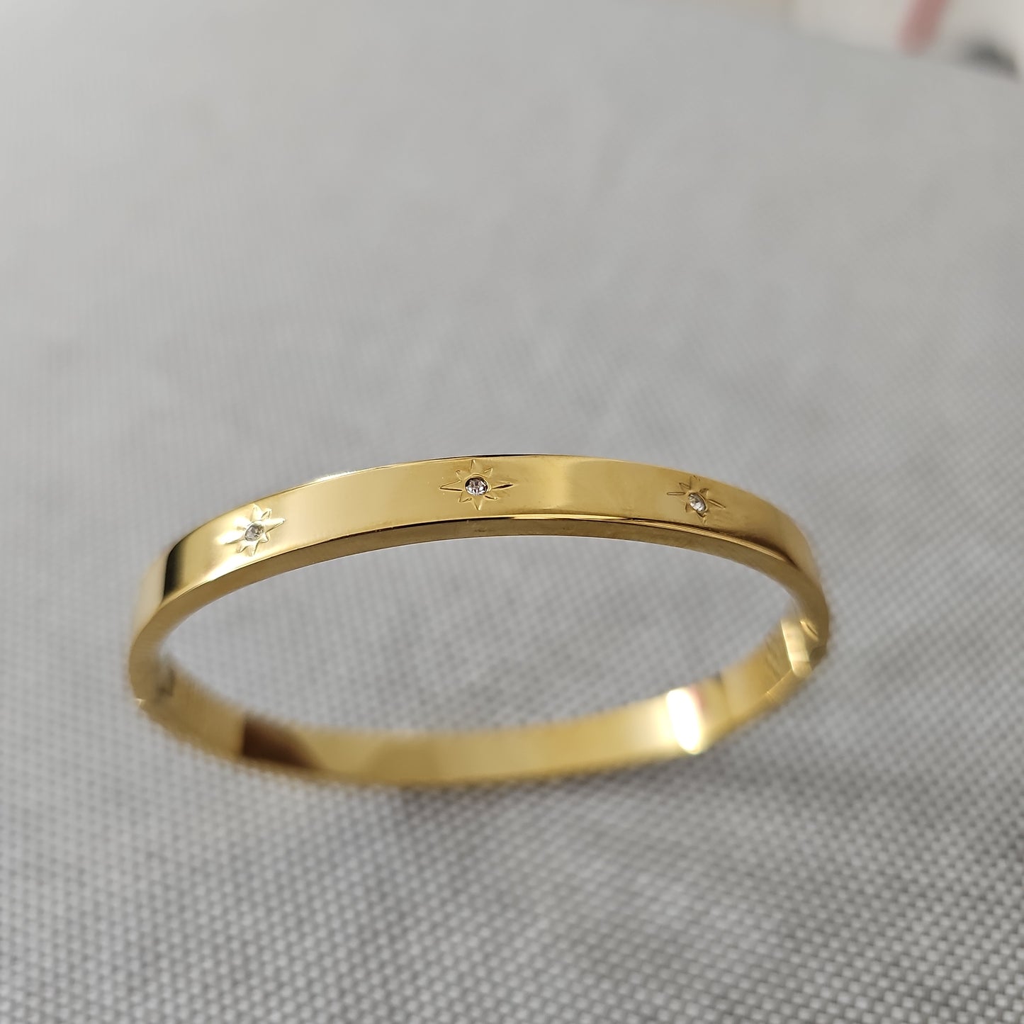 Classic Zirconia Gem Star Cuff
