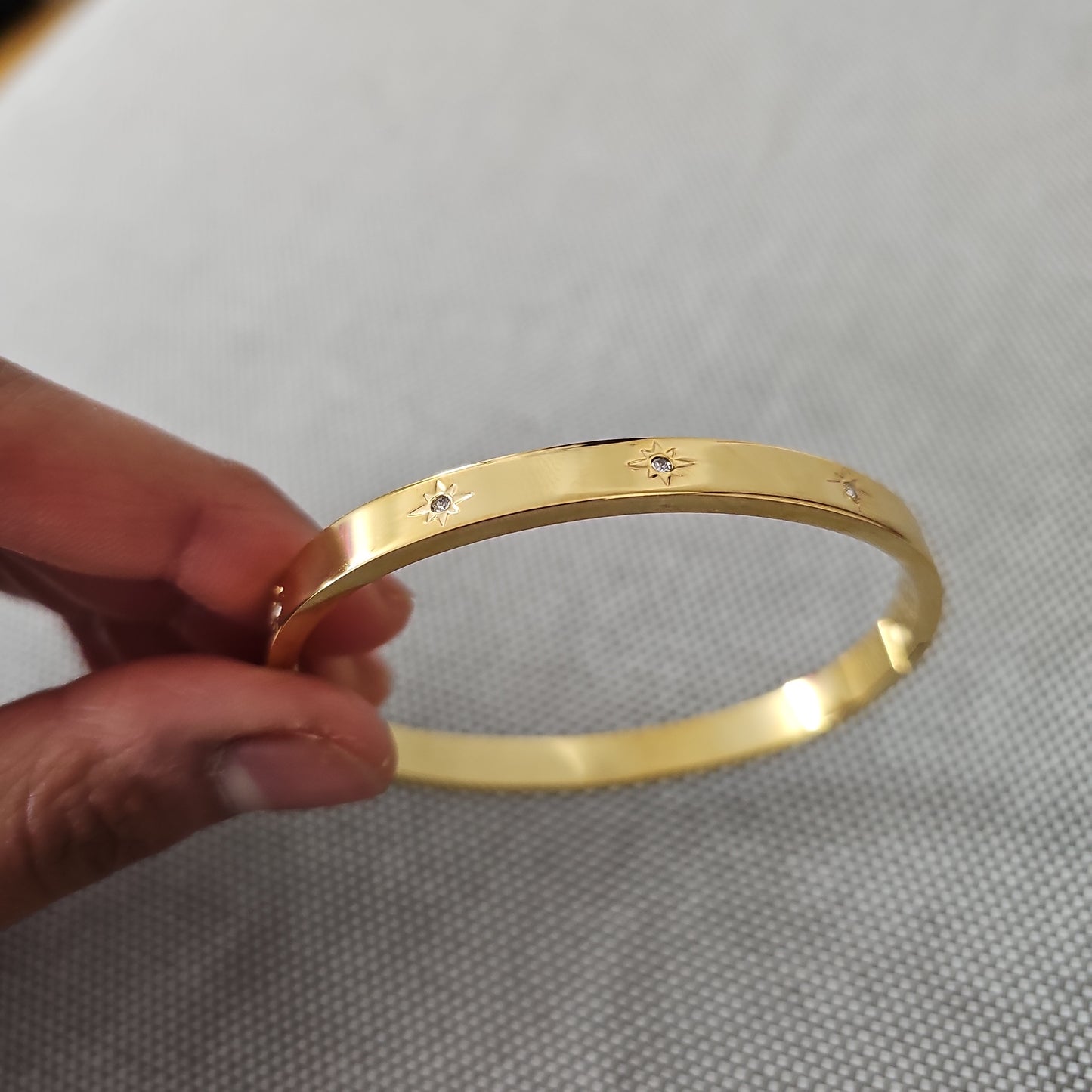 Classic Zirconia Gem Star Cuff