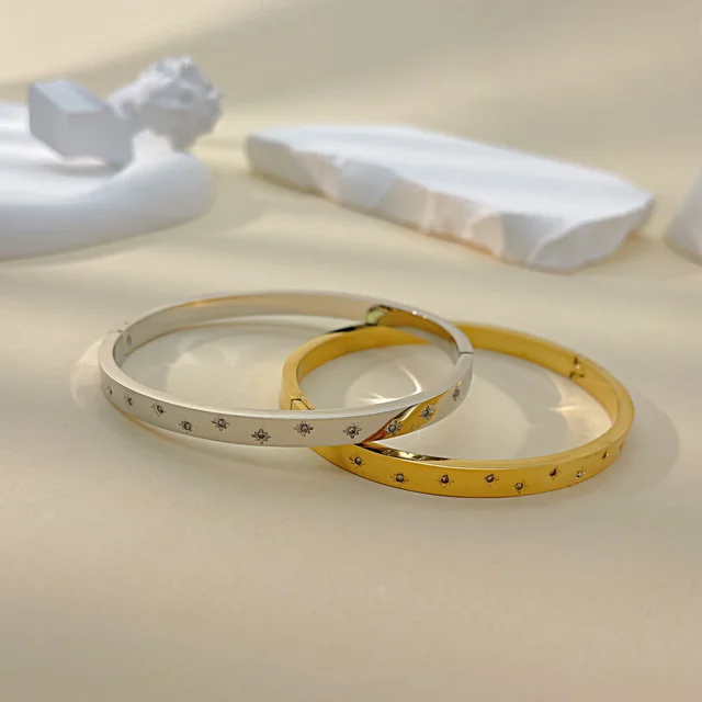 Dainty Star Gem Cuff