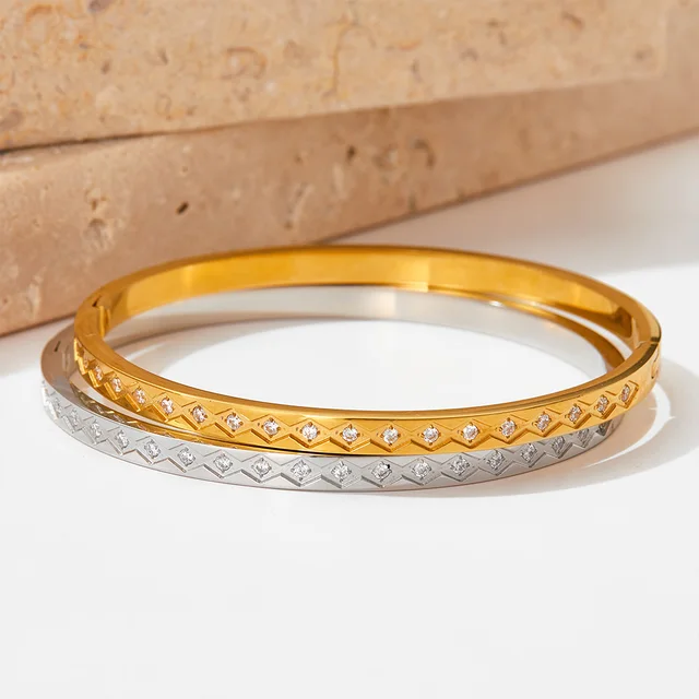 Zig Zag Zircona Gem Cuff