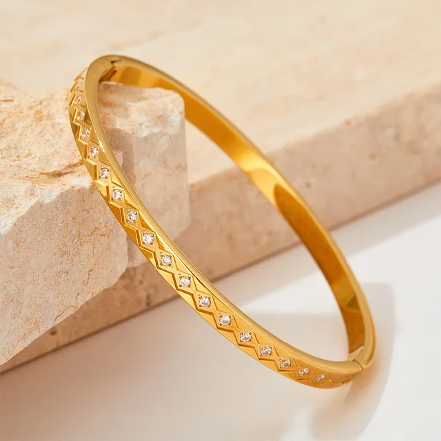 Zig Zag Zircona Gem Cuff