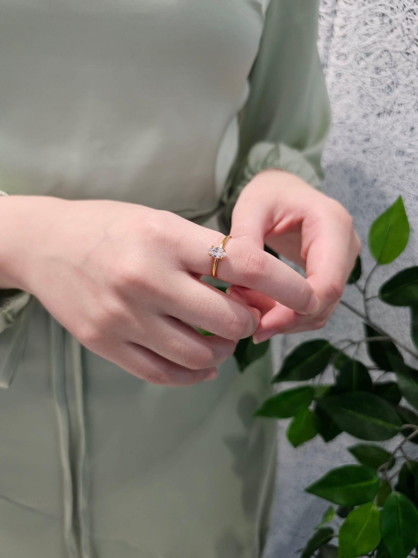 Dainty Single Gemmed Everyday Ring
