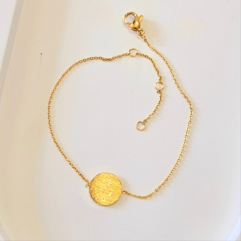 Dainty Circle Bracelet