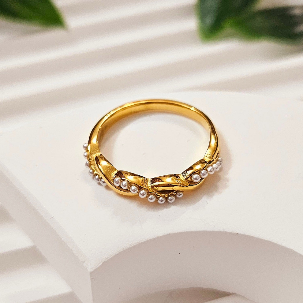 Twisted Pearl Ring