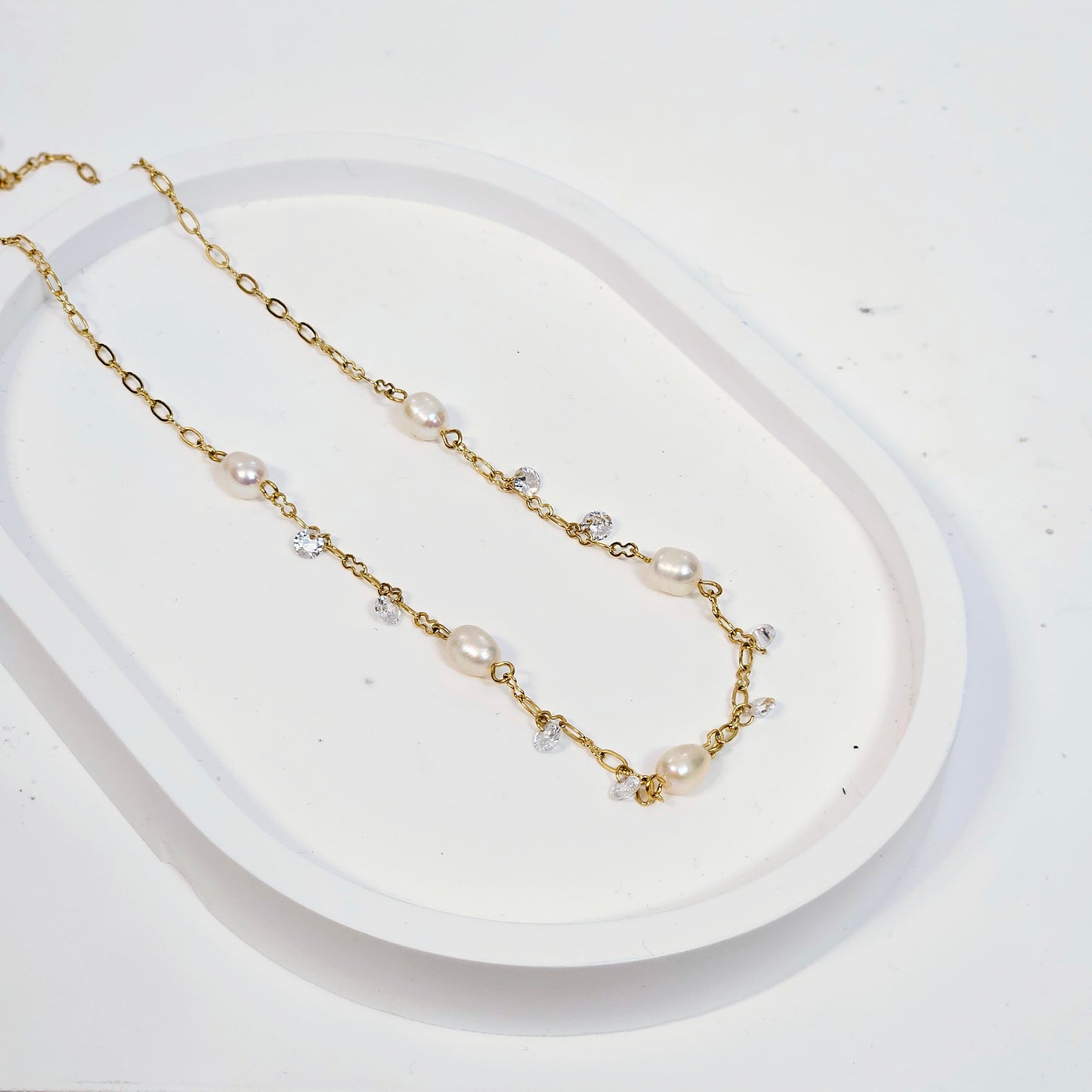 Dangling Freshwater Pearl Gem Necklace - Gold