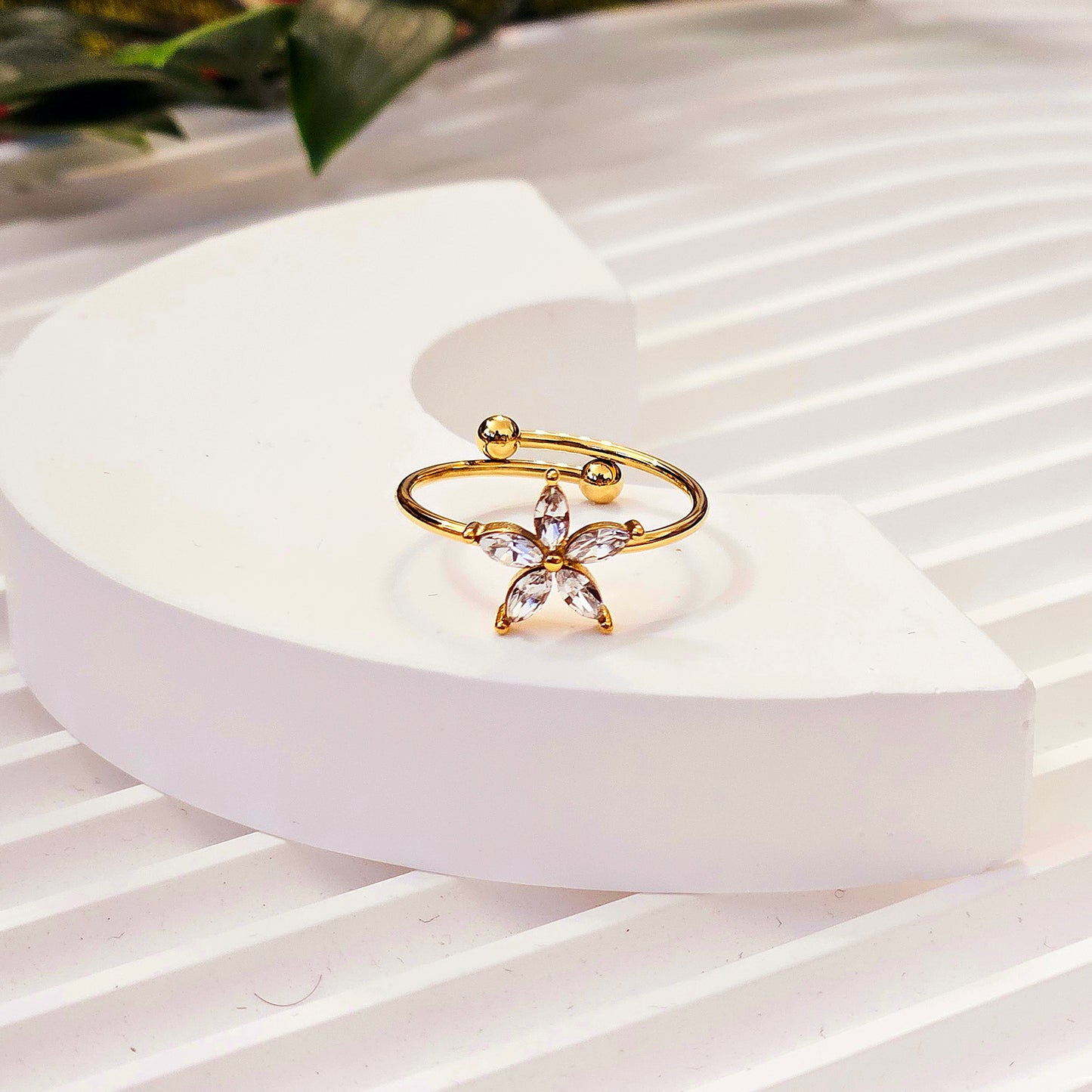 Gem Trillium Flower Ring
