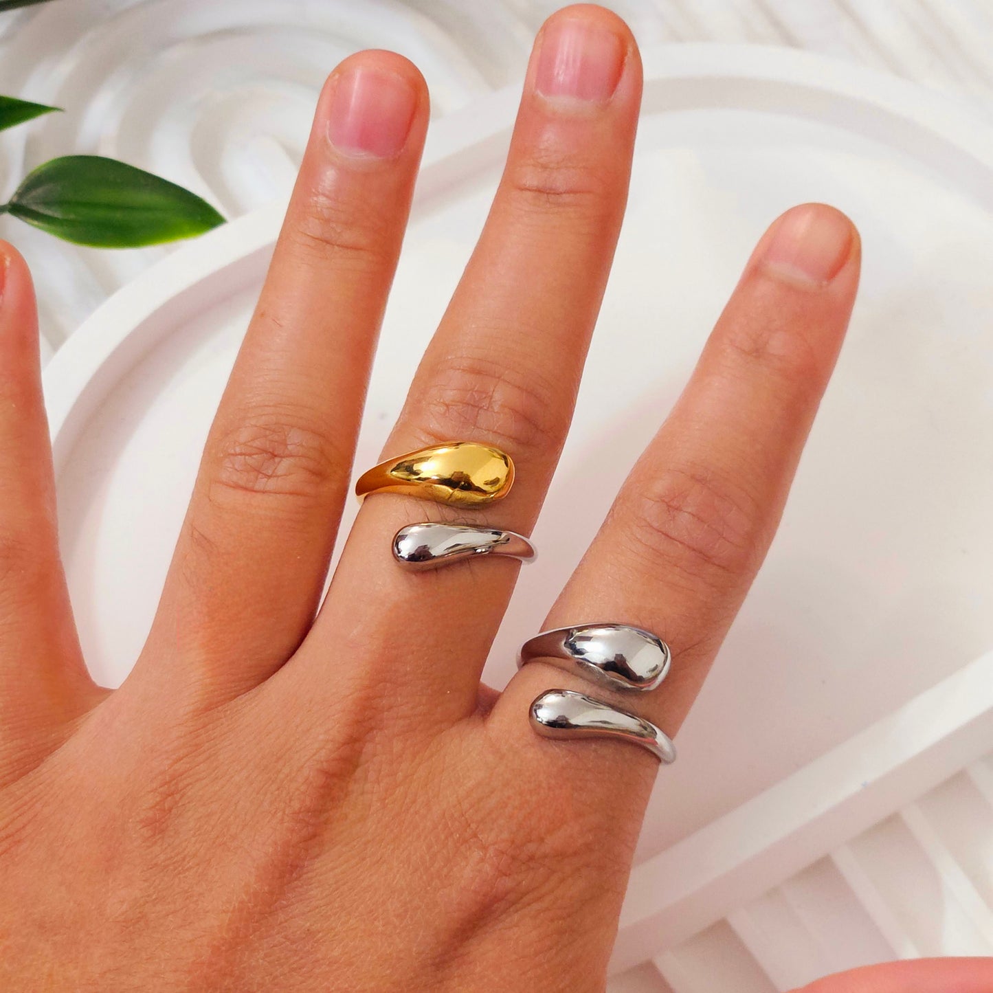 Raindrops Hug Ring