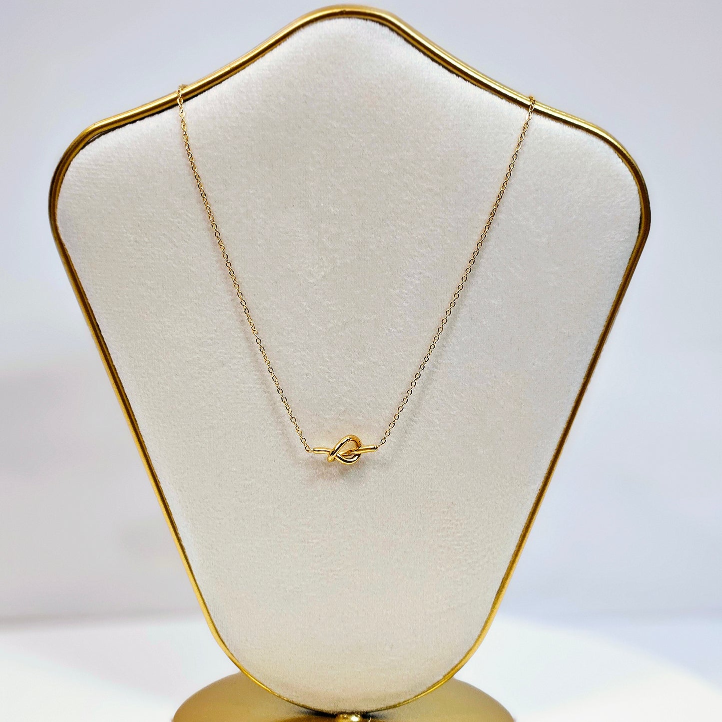 Knot Necklace