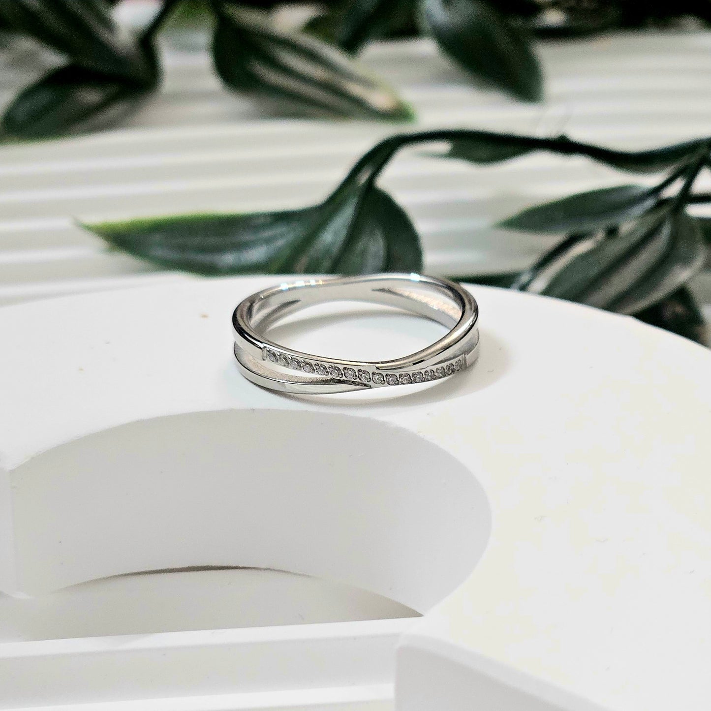 Criss Cross Gemmed Band