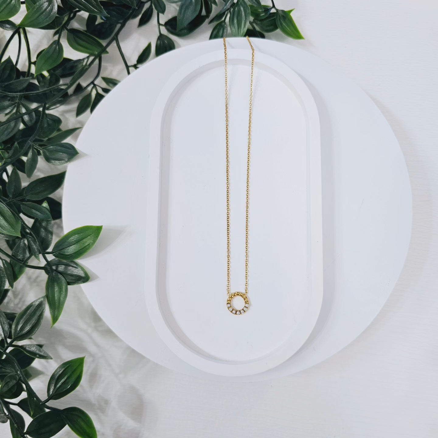 Pearl Dainty Circle Necklace