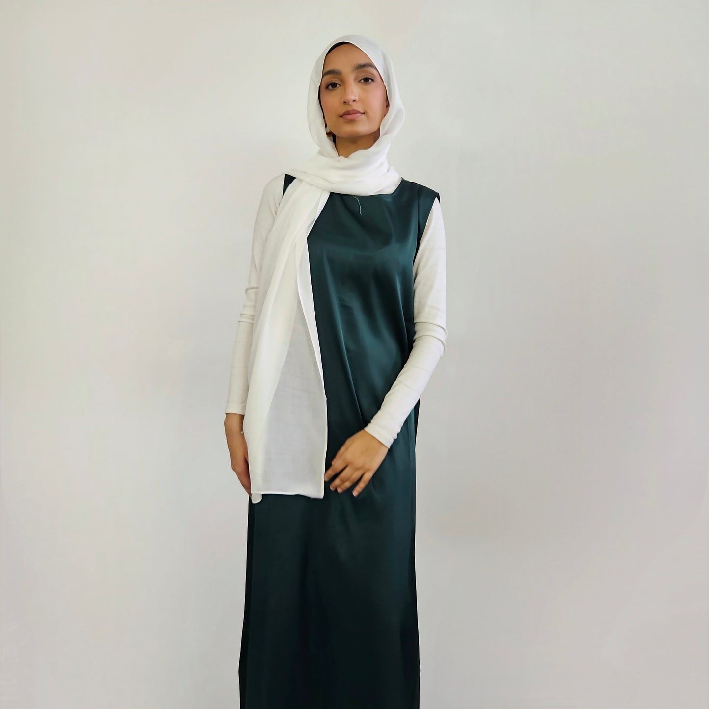 2 PC Inner & Outer Satin Gemmed Abaya - Emerald Green