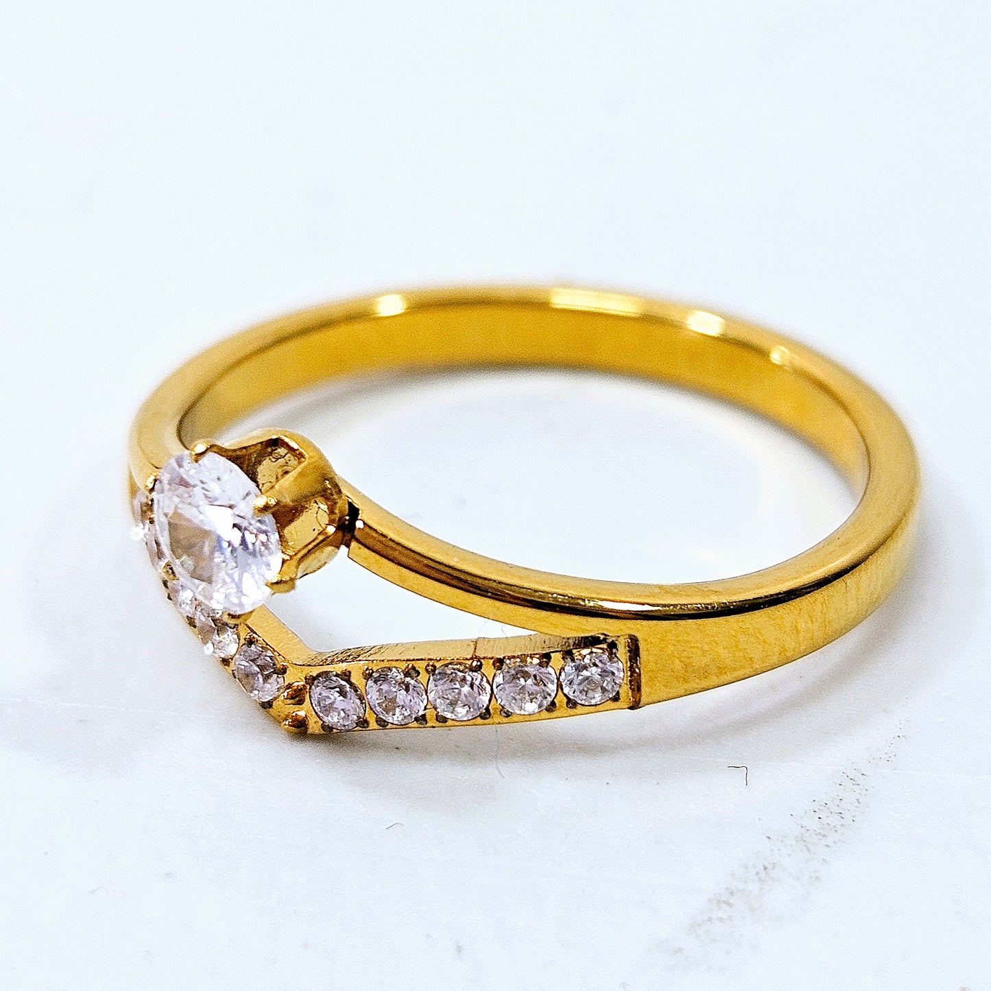 V Ring with Gem Ring