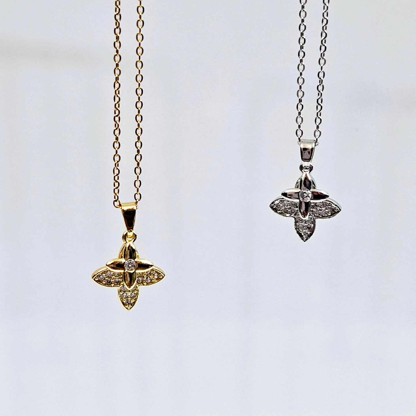 Overlapping Flower Necklace - Silver or Gold