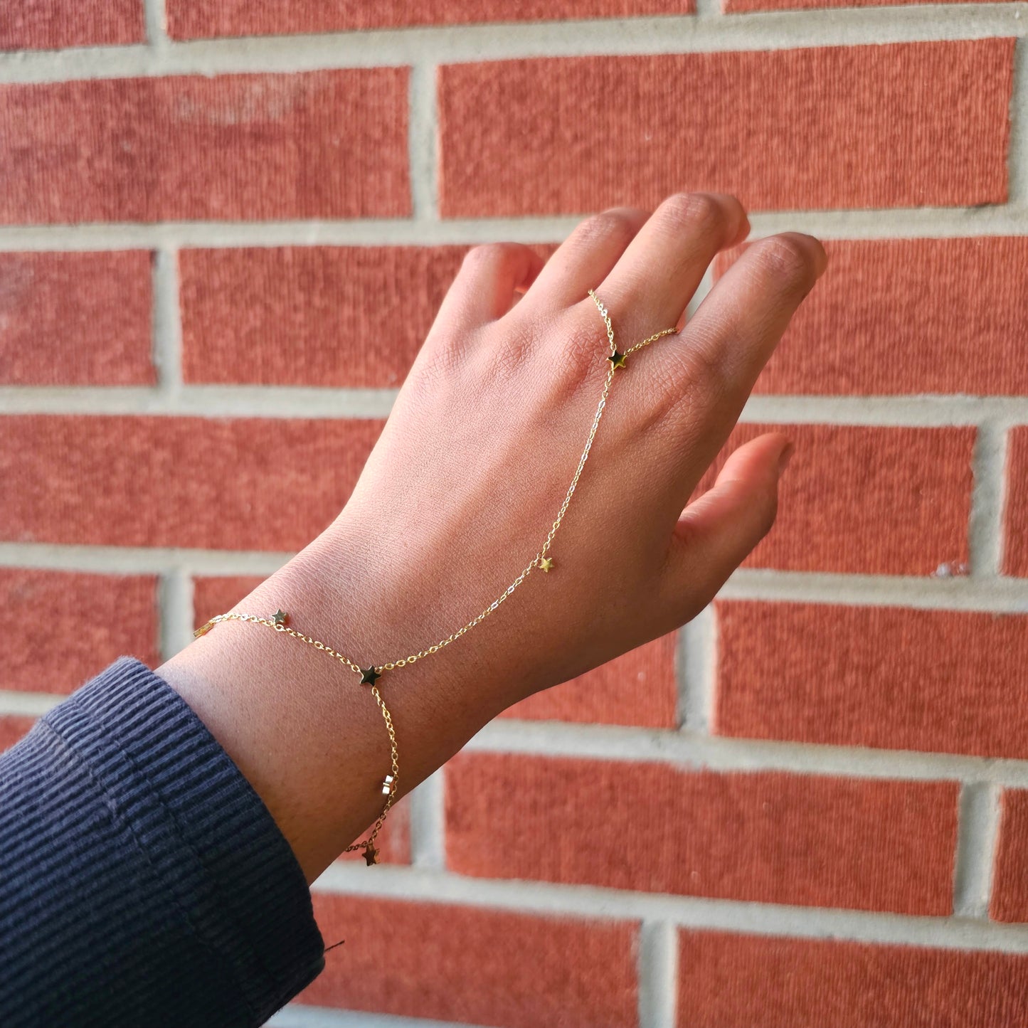 Dainty Star Trail Hand Chain - Gold