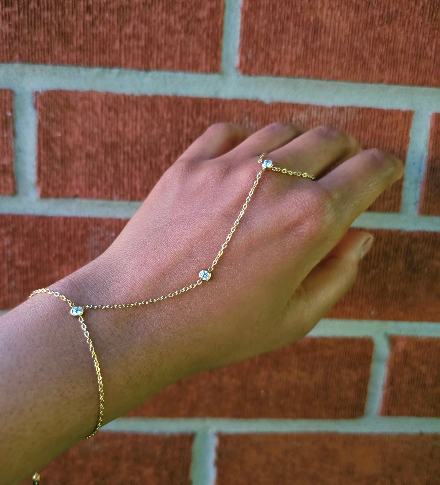 Dainty Sitarah Hand Chain - Gold & Silver