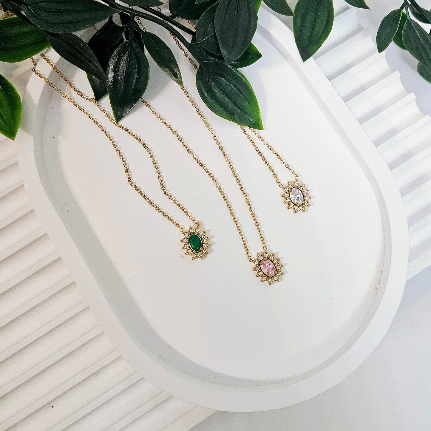 Dainty Sunflower Necklace - 3 Stone Colors