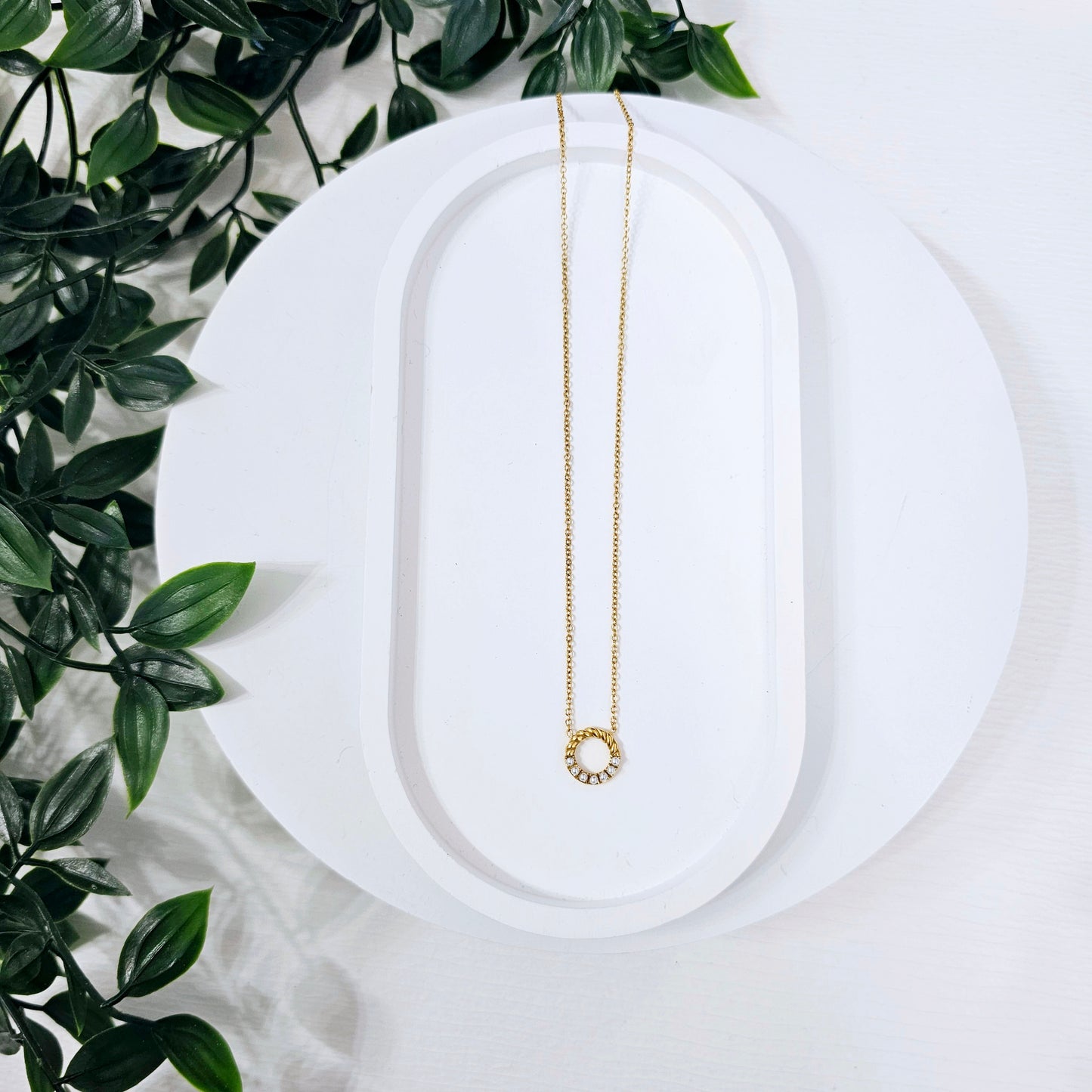 Pearl Dainty Circle Necklace