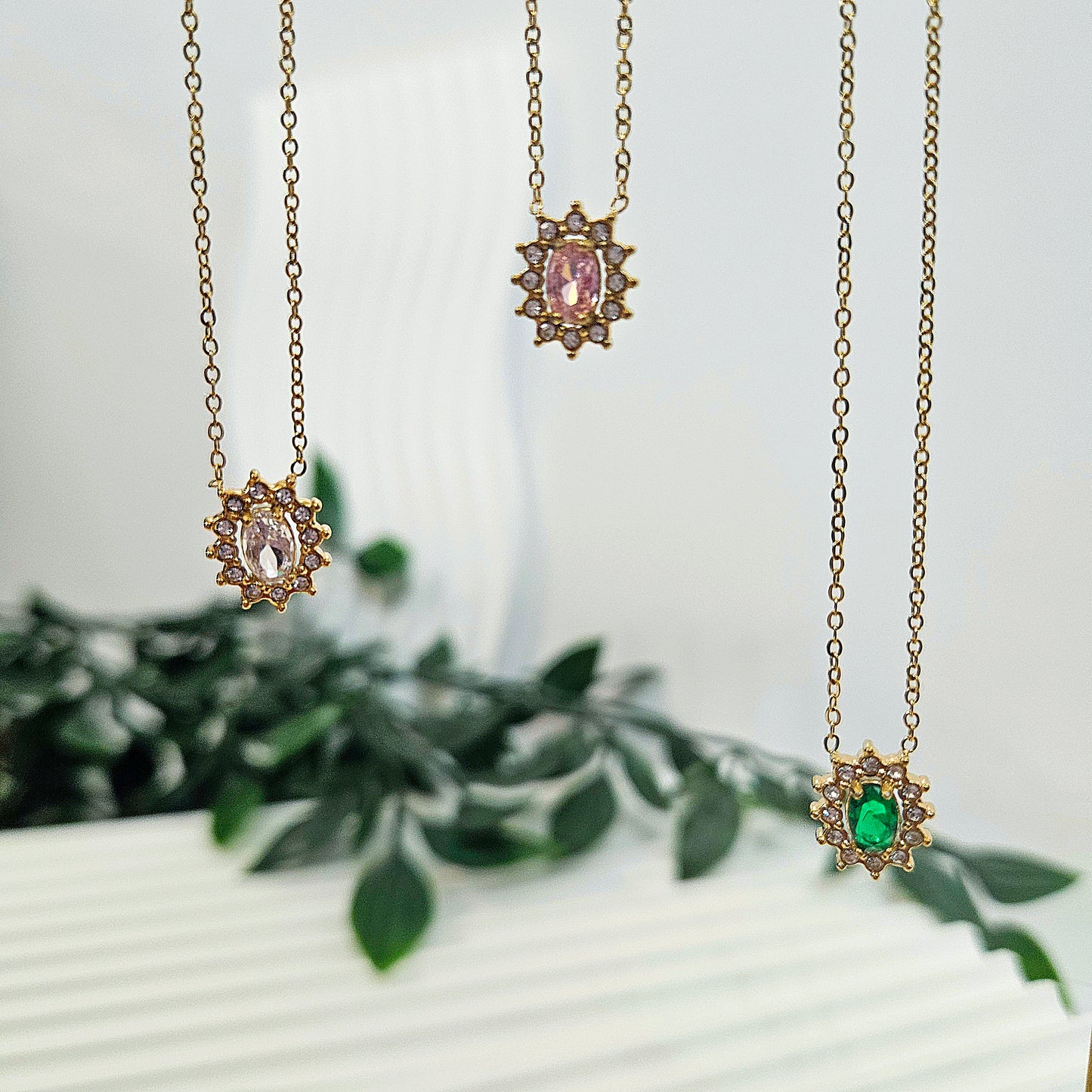 Dainty Sunflower Necklace - 3 Stone Colors