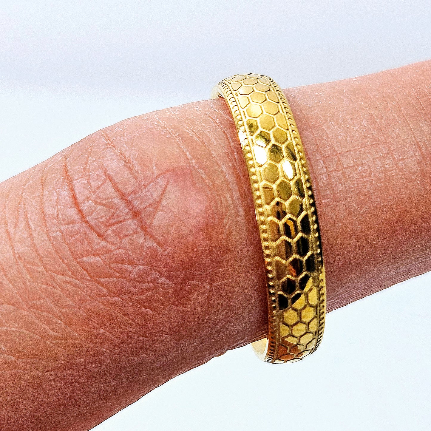 Honeycomb Engraved Ring