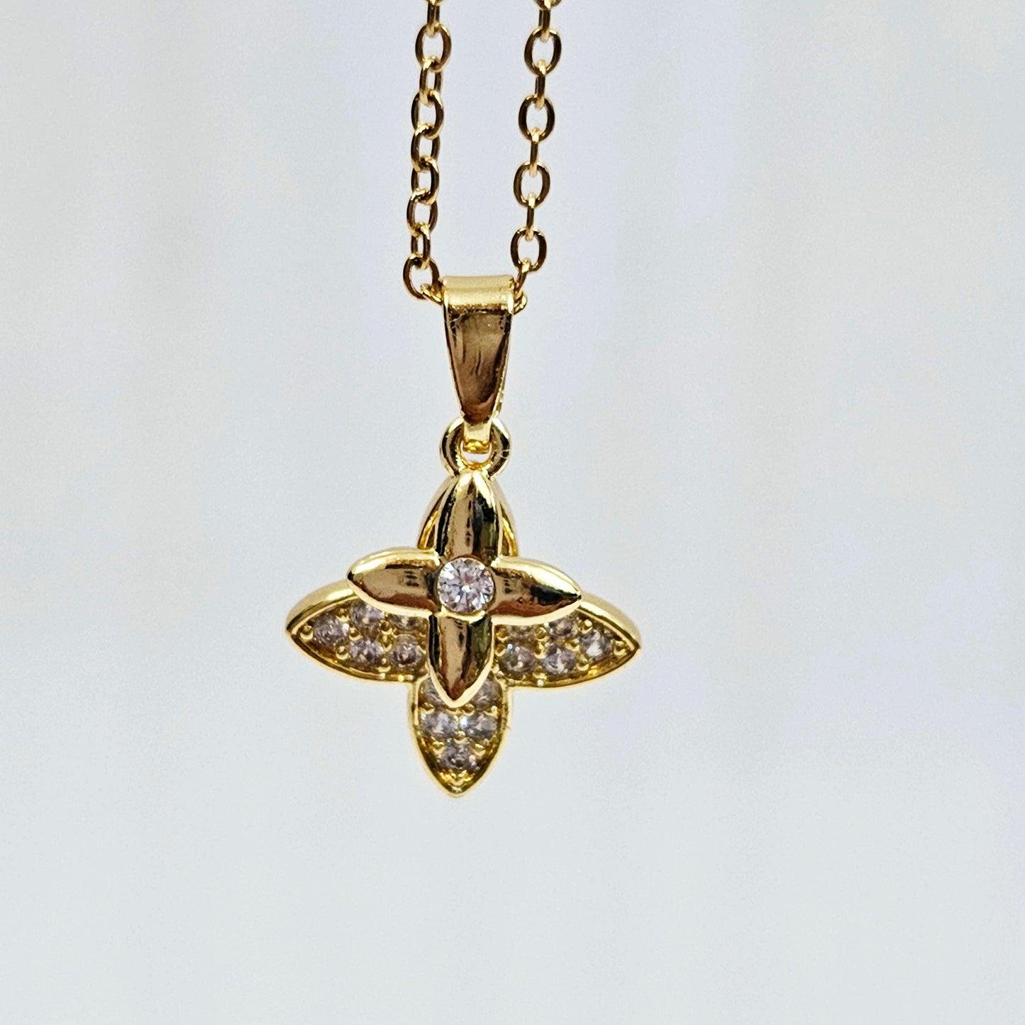 Overlapping Flower Necklace - Silver or Gold