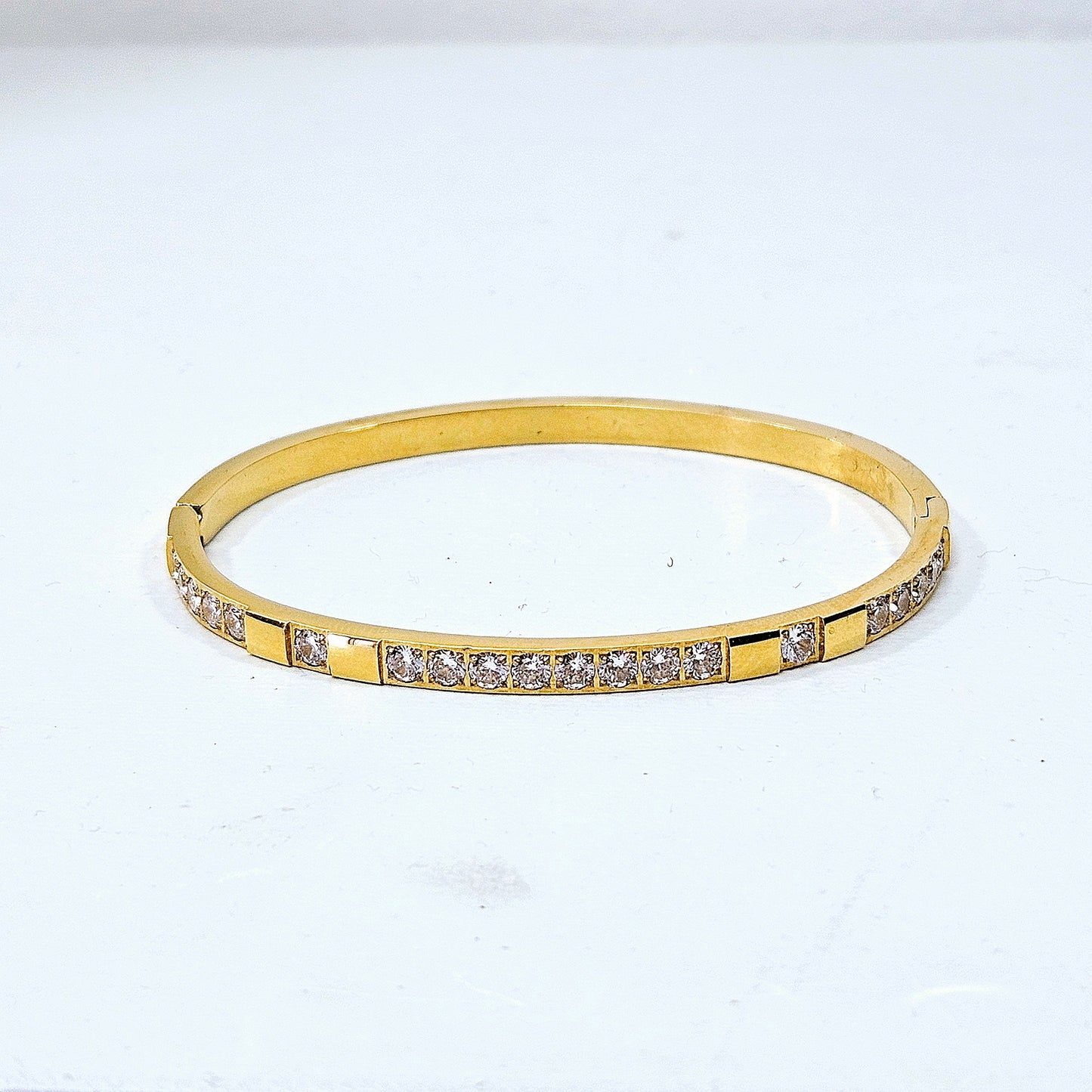Gemmed Three Setted Snap Cuff