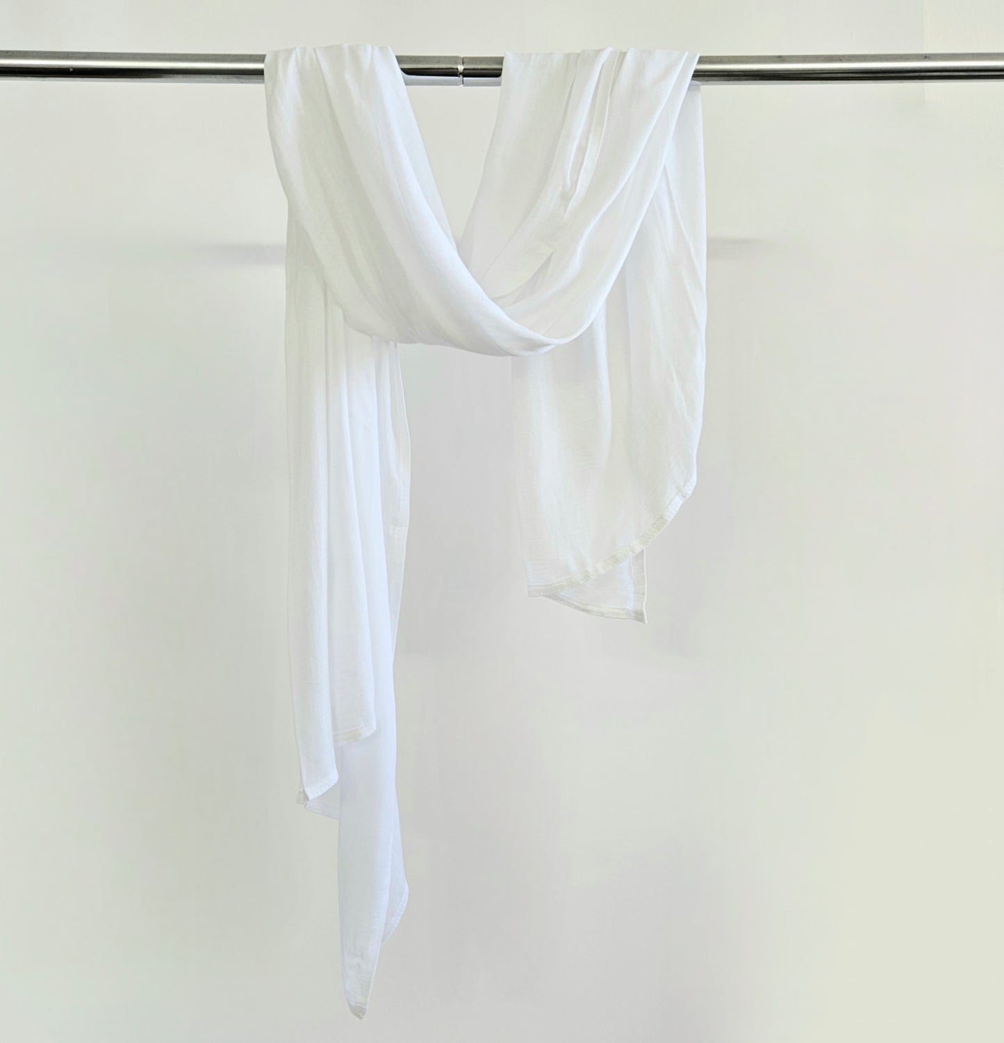 Rayon Modal - Pearl White