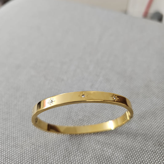 Classic Zirconia Gem Star Cuff
