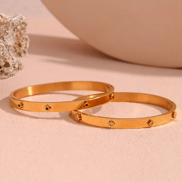 3-D Dainty Star Gem Cuff
