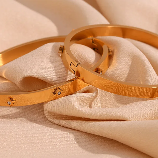 3-D Dainty Star Gem Cuff