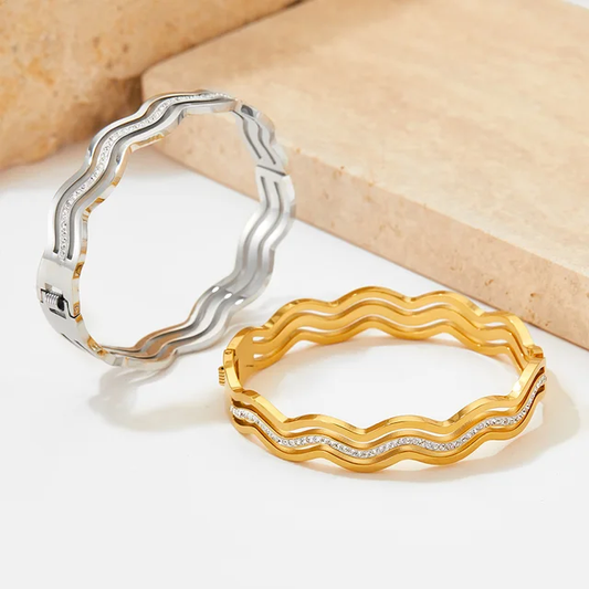 Wavy Zirconia gem Cuff Bangle