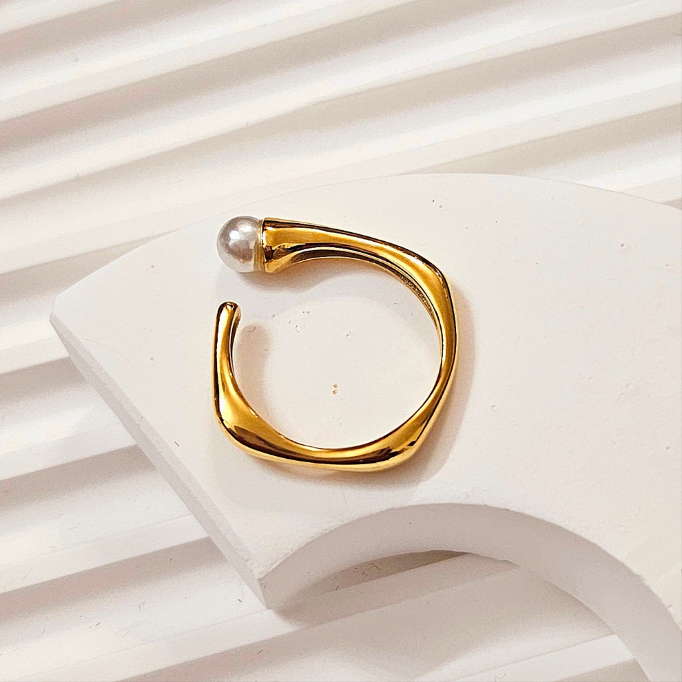 Statement Pearl Ring