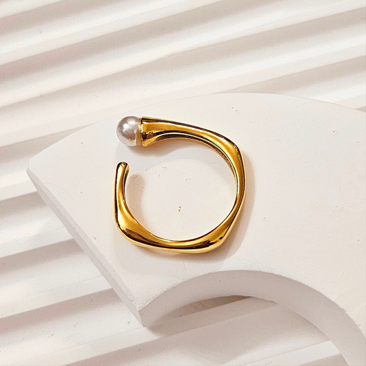 Statement Pearl Ring