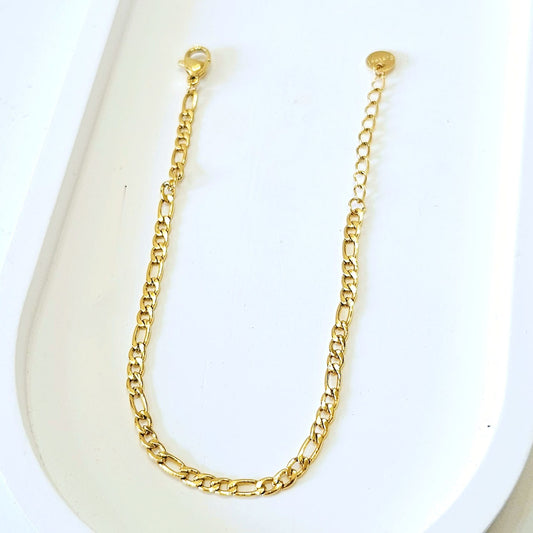Linking Design  Bracelet - Gold