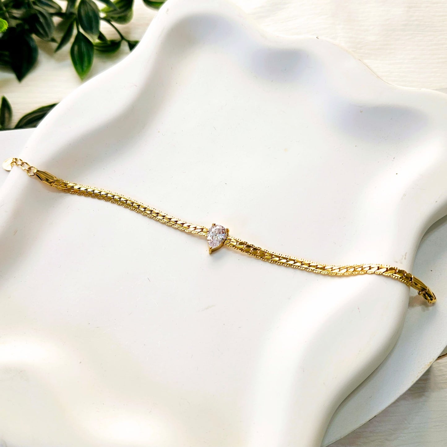 Pear Bracelet - Gold & White