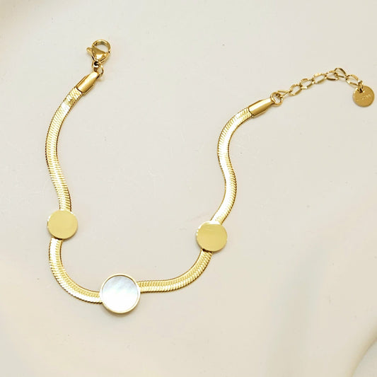 White Shell Circle Bracelet