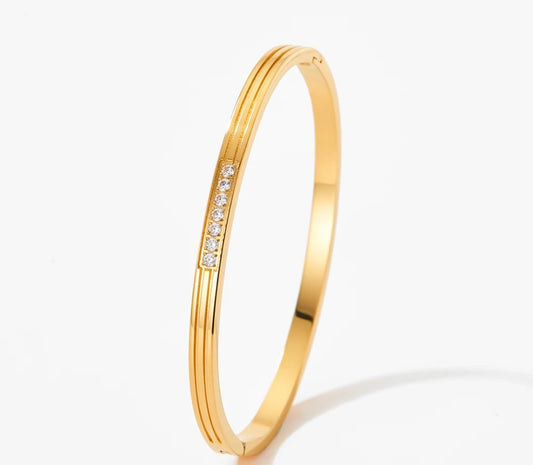 Classic Lined + Zirconia Gem Cuff
