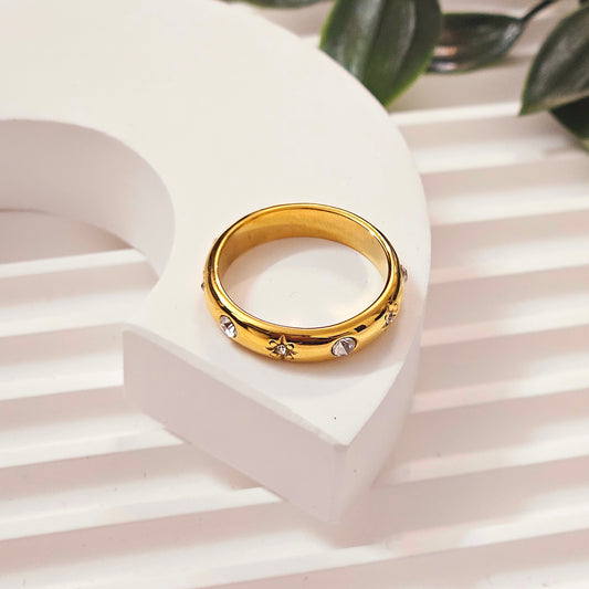 Curved Star and Sun Band Ring
