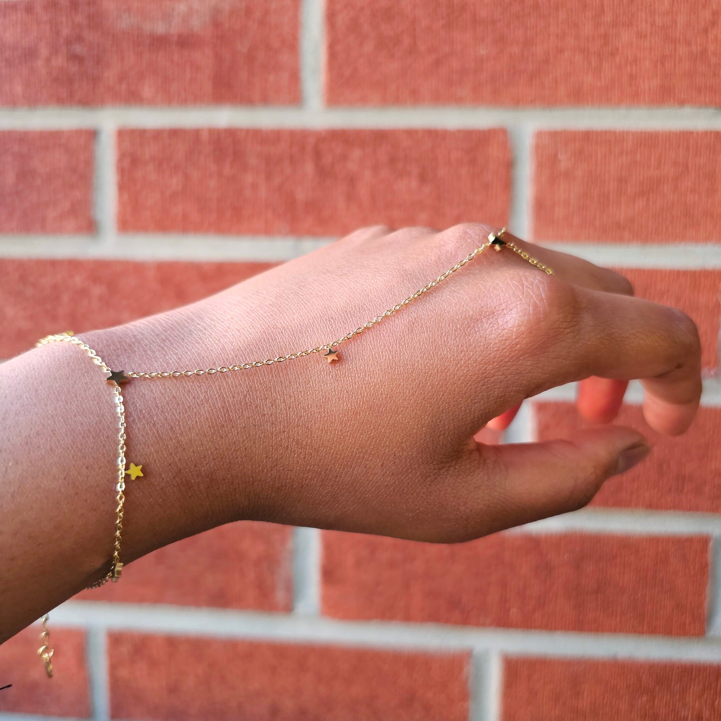 Dainty Star Trail Hand Chain - Gold