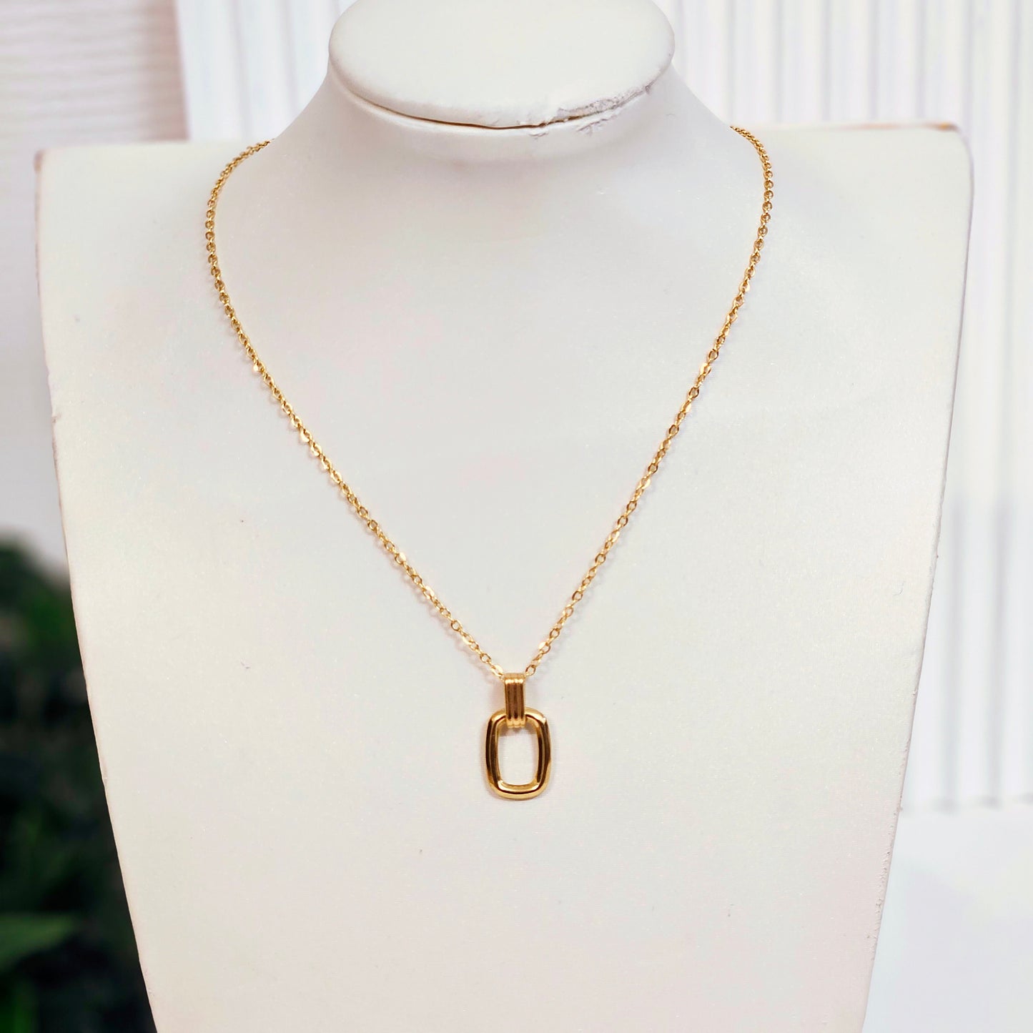 Interlacing Rectangle Necklace