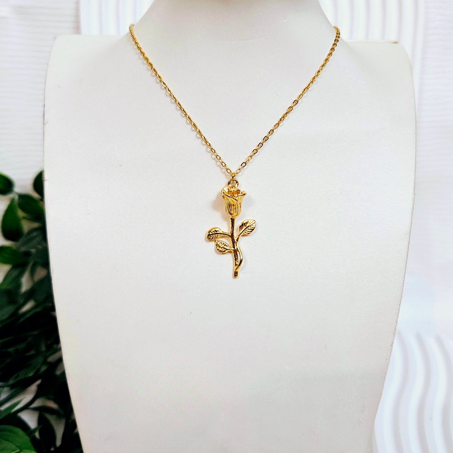 Single Rose Necklace - Gold