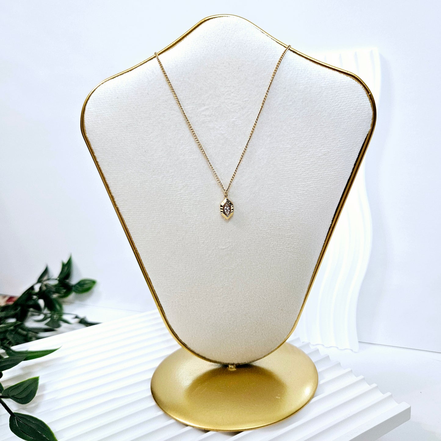 Leaf Gem Necklace
