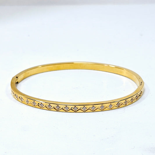 Kite Ridged Snap Cuff