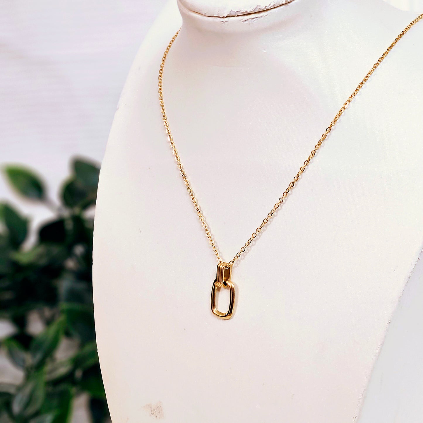 Interlacing Rectangle Necklace