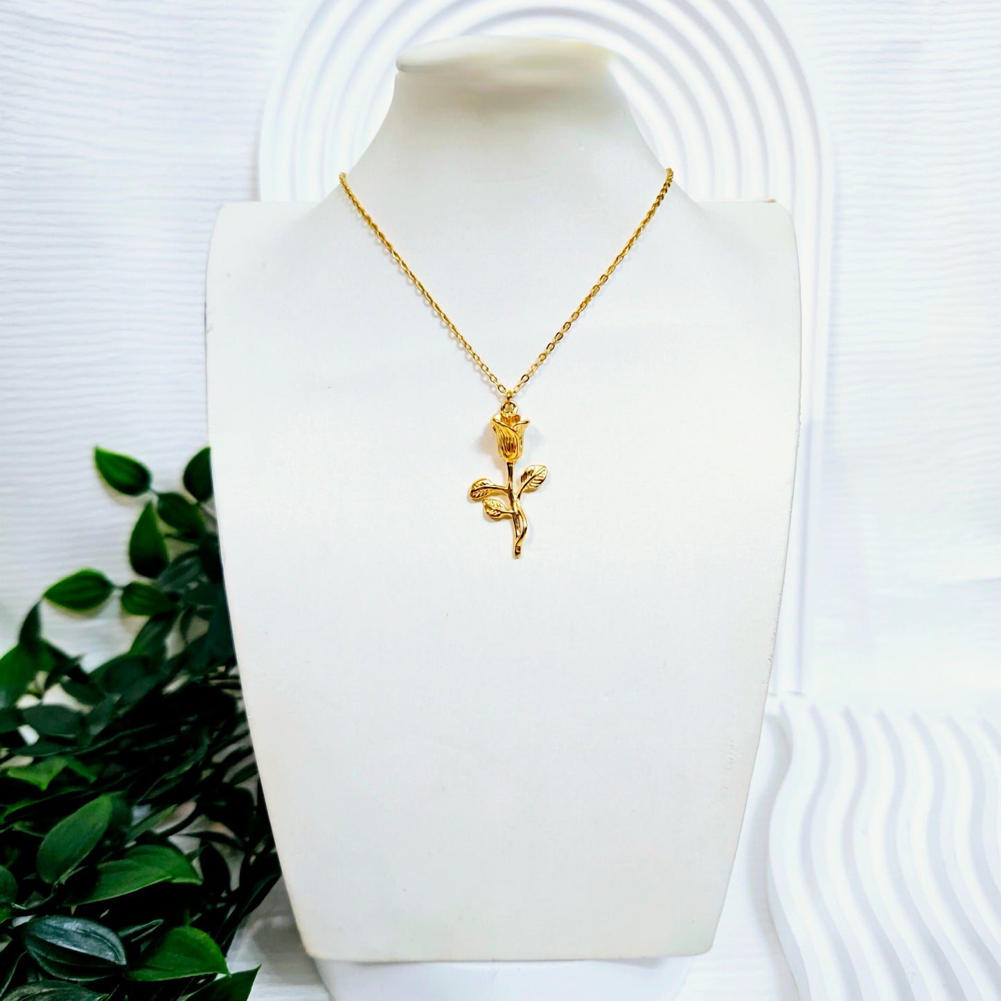 Single Rose Necklace - Gold