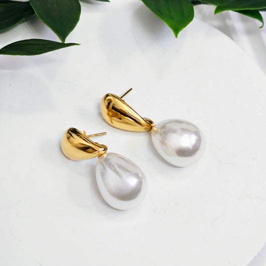 Teardrop Pearl Dangle Earrings