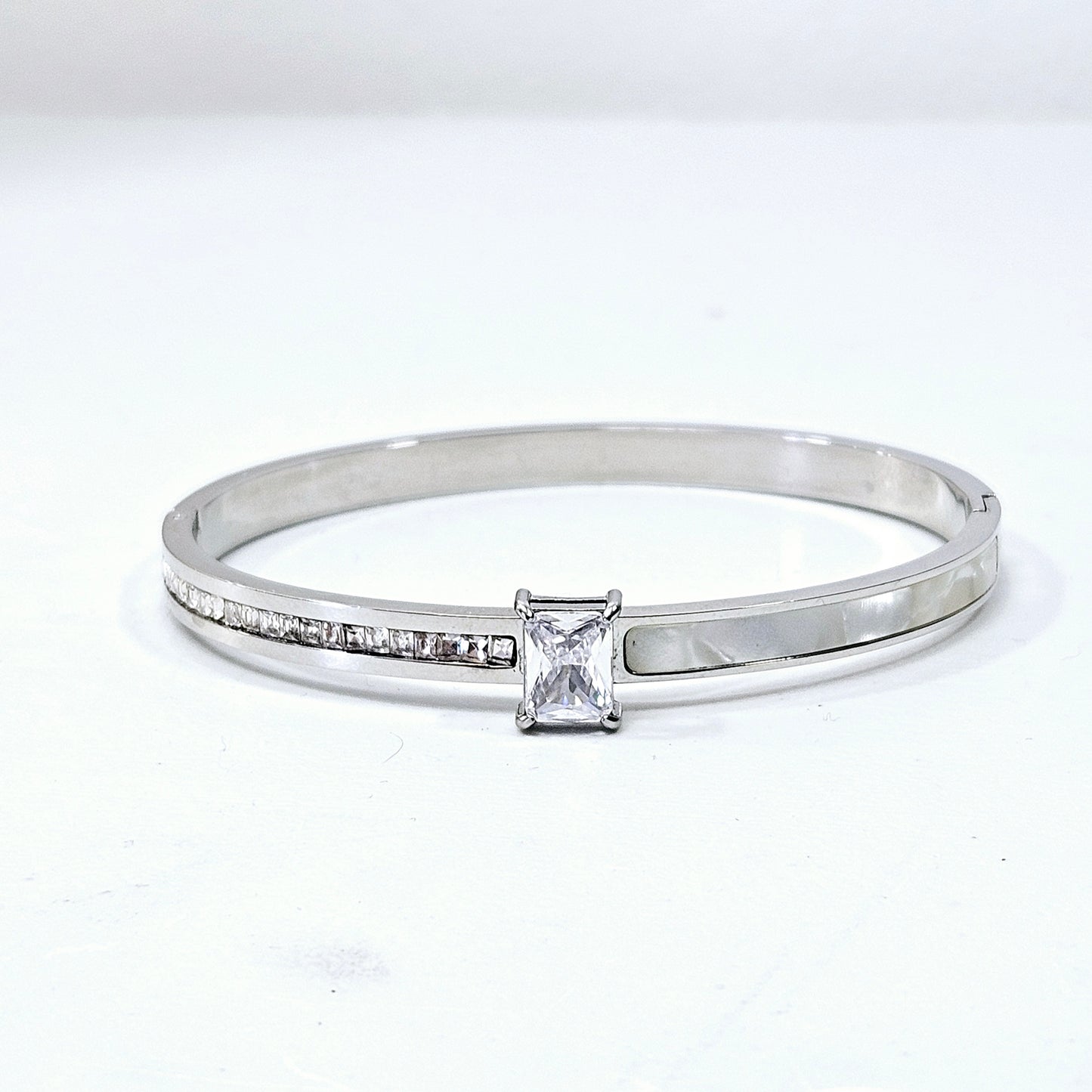 Gemmed Single Stone Snap Cuff