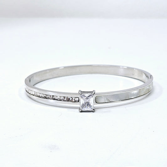 Gemmed Single Stone Snap Cuff