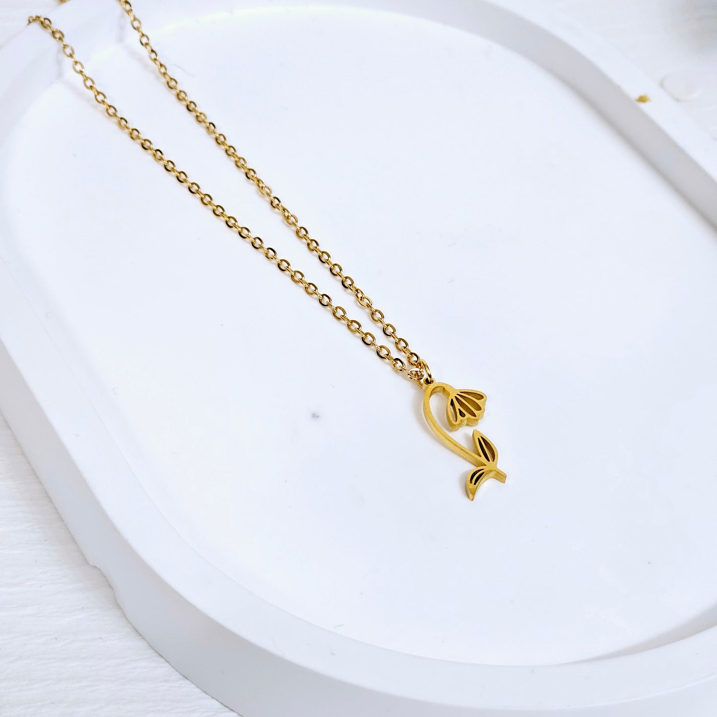 Flower Outline Necklace - Flower: Snowdrop