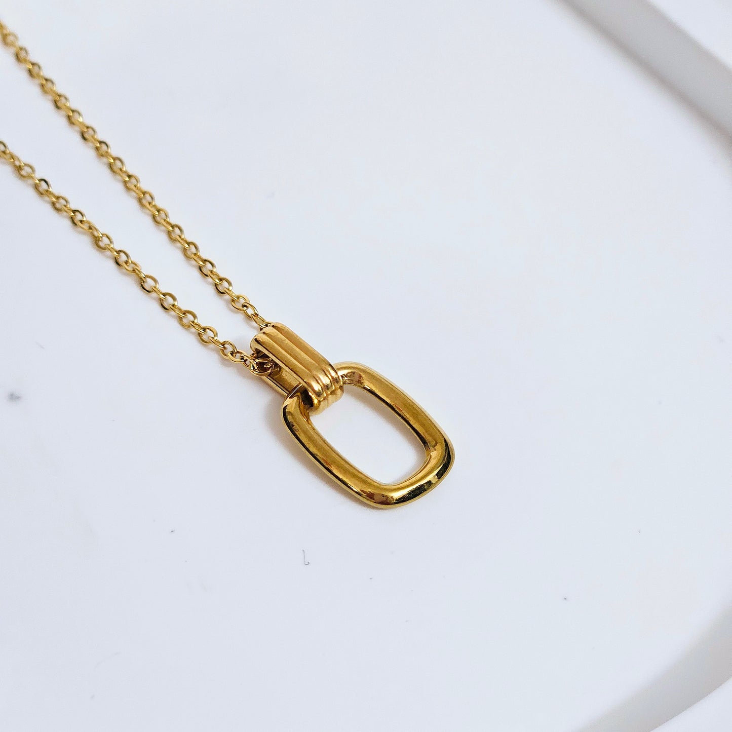 Interlacing Rectangle Necklace