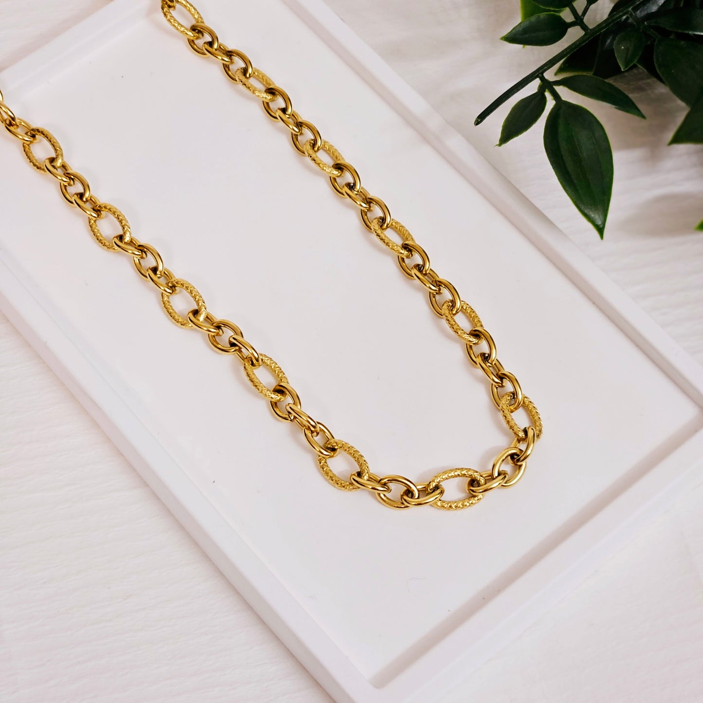 Interlacing Paperclip Thick Chain - Gold